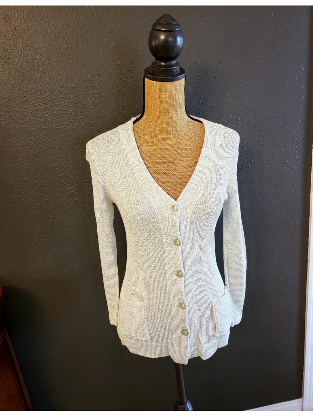 Vera Neumann Vintage 70s sparkly 
White /silver Cardigan Lurex Thread small